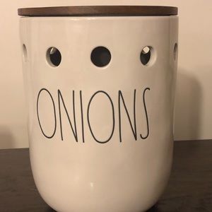 Rae Dunn Onion Cellar